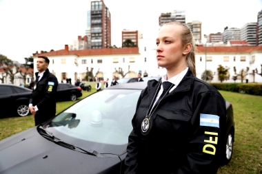 Reforman la PFA para crear el “FBI Argentino”: traje de gala, patrullaje virtual y detenciones sin orden judicial