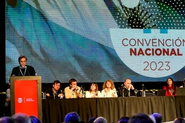 La UCR nacional ratificó pertenencia a Juntos por el Cambio y pidió ampliación del espacio