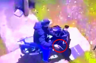 Crece la violencia y la desocupación en el Conurbano: motochorros le robaron el vehículo a un delivery