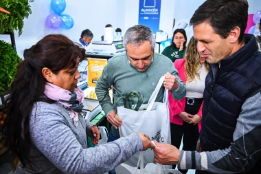 Mantegazza y Larroque presentaron un nuevo Almacén de la Comunidad para San Vicente