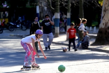 Peatonales en La Plata: actividades recreativas en Avenida 13