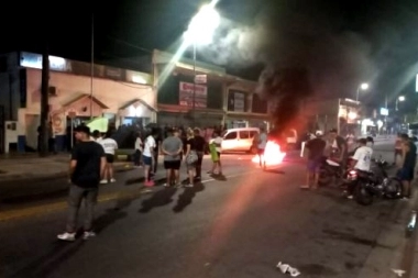 Incidentes en la comisaría: protestaban por la liberación de un camionero que mató y huyó