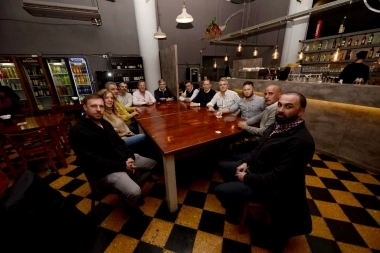 Interna del peronismo: Gray sigue con su gira bonaerense en busca de darle batalla a La Cámpora