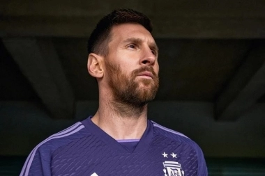 Se presentó la nueva camiseta de la Selección Argentina: por qué el color violeta