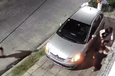 Conurbano descontrolado: descendieron del auto y fueron abordados por una banda de "pirañas"