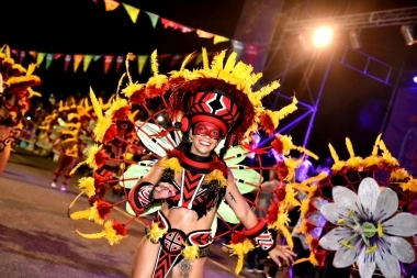 Con el vibrante show de Marí Marí, vecinos y turistas festejaron los carnavales de La Plata