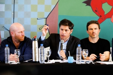 Kicillof brindó una Conferencia de Verano y mostró preocupación por la caída del turismo