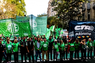 Estatales de ATE también acordaron un aumento salarial con Kicillof