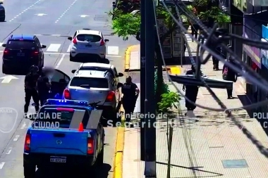 Luego de ser seguidos con las cámaras del Anillo Digital, cayeron con auto robado