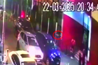 Inseguridad en Tres de Febrero: encañonaron a familias y niños para robar una 4 x 4 en la puerta de un club