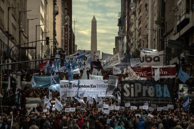 Marcha Nacional de Prensa: miles de personas se movilizaron contra los despidos en Télam