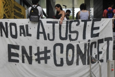 Conflicto en el Conicet: becarios reclaman que el Gobierno cumpla con acuerdo salarial
