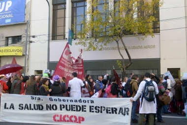 Profesionales de CICOP continúan plan de lucha en reclamo de llamado a paritarias