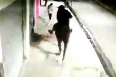 Qué venga el sargento García: en la madrugada y a caballo, les roba a quienes van a trabajar