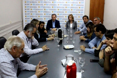 En la previa del Consejo del PJ Bonaerense, Gray se reunió con diputados de Unidad Ciudadana