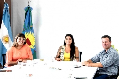 El intendente de Roque Pérez se reunió con Provincia para abordar políticas ambientales