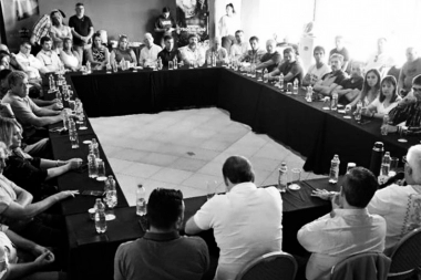 Cónclave peronista de la Sexta Sección para diagramar la estrategia para las elecciones 2023