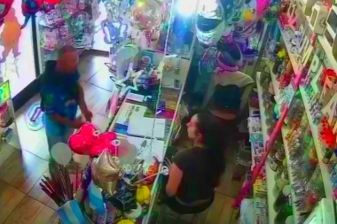 Un gran simulador en Merlo: se hizo pasar por un cliente, amagó con sacar un arma y asaltó un cotillón