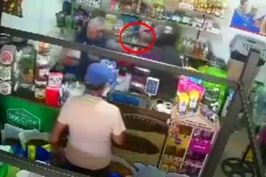 Conurbano descontrolado: culatazos y pistola en la cabeza durante el robo en un pet shop