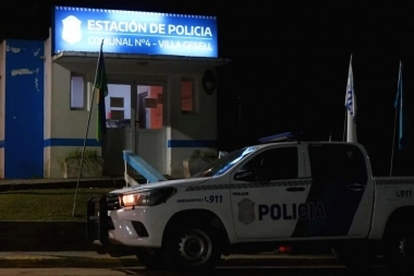 Estos nos cuidan: se robaron 17 armas de una comisaría de Villa Gesell