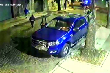 Inseguridad en CABA: abrieron 4 x 4 con inhibidor y la abandonaron con la puerta abierta delante de la policía