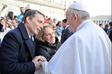 Gray viajó al Vaticano a ver al Papa Francisco y le manifestó su preocupación por la crisis