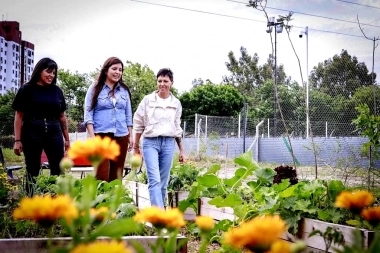 Mayra Mendoza y la ministra Vilar inauguraron un programa ambiental para concientizar a los jóvenes