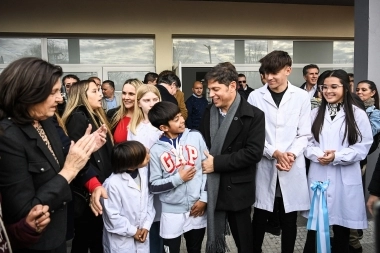 Kicillof visitó Carlos Tejedor: “Recibimos una provincia endeudada y nos pusimos a trabajar”