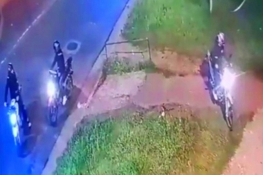 Inseguridad en el Conurbano: seis motochorros provocaron una desbandada en la parada de colectivos