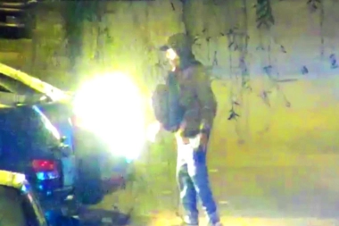 El COT detuvo a un pirómano que incendió un auto y se pretendió dar a la fuga en Troncos del Talar