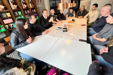 Expo Empleo: Garro se reunió con jóvenes que consiguieron su primer trabajo