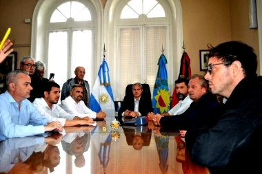 Un grupo de intendentes peronistas en alerta: desesperación por el hackeo a sus celulares