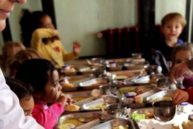 La Defensoría relevó el impacto de la pobreza en comedores y organizaciones sociales