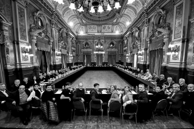 Los intendentes confían en una campaña “puerta a puerta” para que Kicillof gane la Provincia