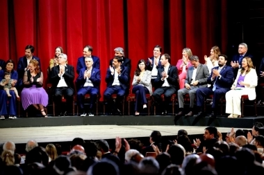 En caso de ausencias, Kicillof definió el banco de suplentes para sus Ministerios