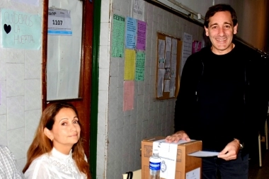Votó Garro: “Argentina va a elegir un presidente y hay que respetar sea cual fuere”