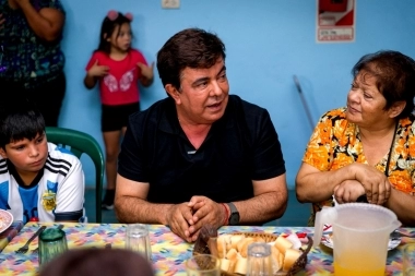 En La Matanza, Espinoza amplió la entrega de asistencia alimentaria a los vecinos