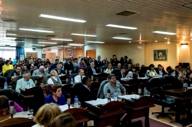 Milei, en alerta: La Libertad Avanza se partió en el Concejo Deliberante de un municipio bonaerense