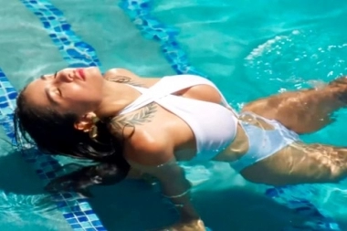 María Becerra se da un chapuzón en “Piscina", su última canción con Chencho Corleone y Ovy on the drums
