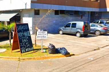 Les intentaron robar la camioneta a dos mujeres con un bebé y policía de civil los puso en fuga