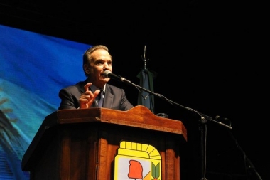 El veterano Pichetto lanzó su candidatura presidencial y afirmó: “Somos el futuro”