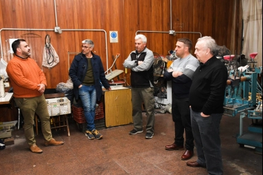 Luayza visitó una fábrica en Lanús trabaja y alertó por el ajuste sobre el sector industrial
