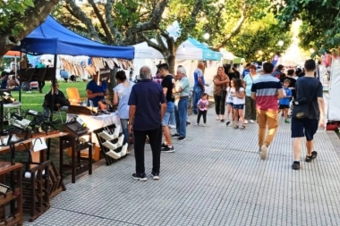 Adolfo Gonzales Chaves impulsa el programa “Punto Violeta” para los comercios de la comunidad