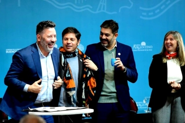 Kicillof se reunió con un intendente ultracristinista: especulaciones y asombro en la interna peronista