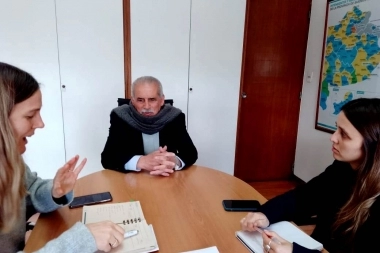 “No lo vendan en ferias”: intendente anunció refuerzo alimentario y le llovieron críticas