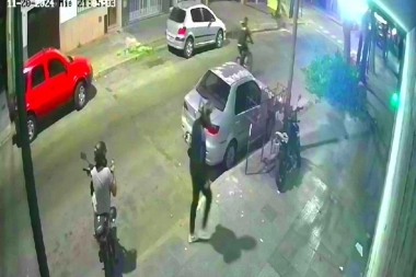 Descontrol en Lanús: en la zona del centro y en menos de dos minutos roban motos con impunidad