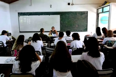 Sileoni ratificó el inicio de clases en Provincia, más allá del “desfinanciamiento” de Milei