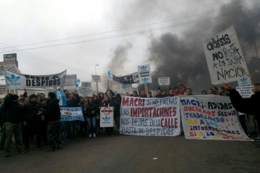 Duro final para trabajadores de Adidas en Esteban Echeverría: la fábrica cerró y hubo 660 despedidos