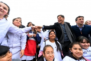 Kicillof sigue con su campaña en defensa del Estado: “Vimos que pasó cuando estuvo al servicio de unos pocos"