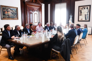 En medio de las crisis de los municipios, Kicillof otorgó créditos a intendentes destinado al emprendimiento local